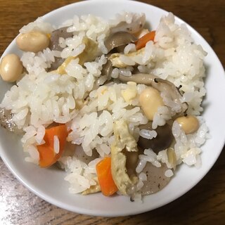 大豆の炊き込みご飯